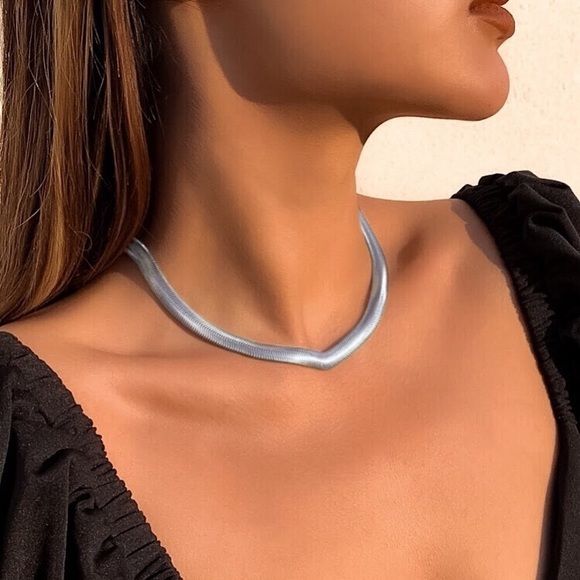 🔵𝟲𝟱%𝗢𝗙𝗙 𝗯𝘂𝗻𝗱𝗹𝗲𝘀 𝟯+🔵 NEW Flat Snake Stainless Steel Necklace - Picture 13 of 17